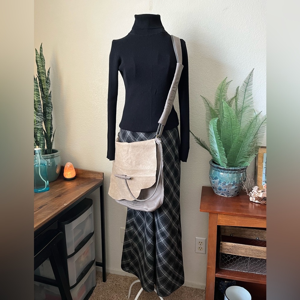 EUC long, fully-lined Eddie Bauer skirt - Picture 9 of 9